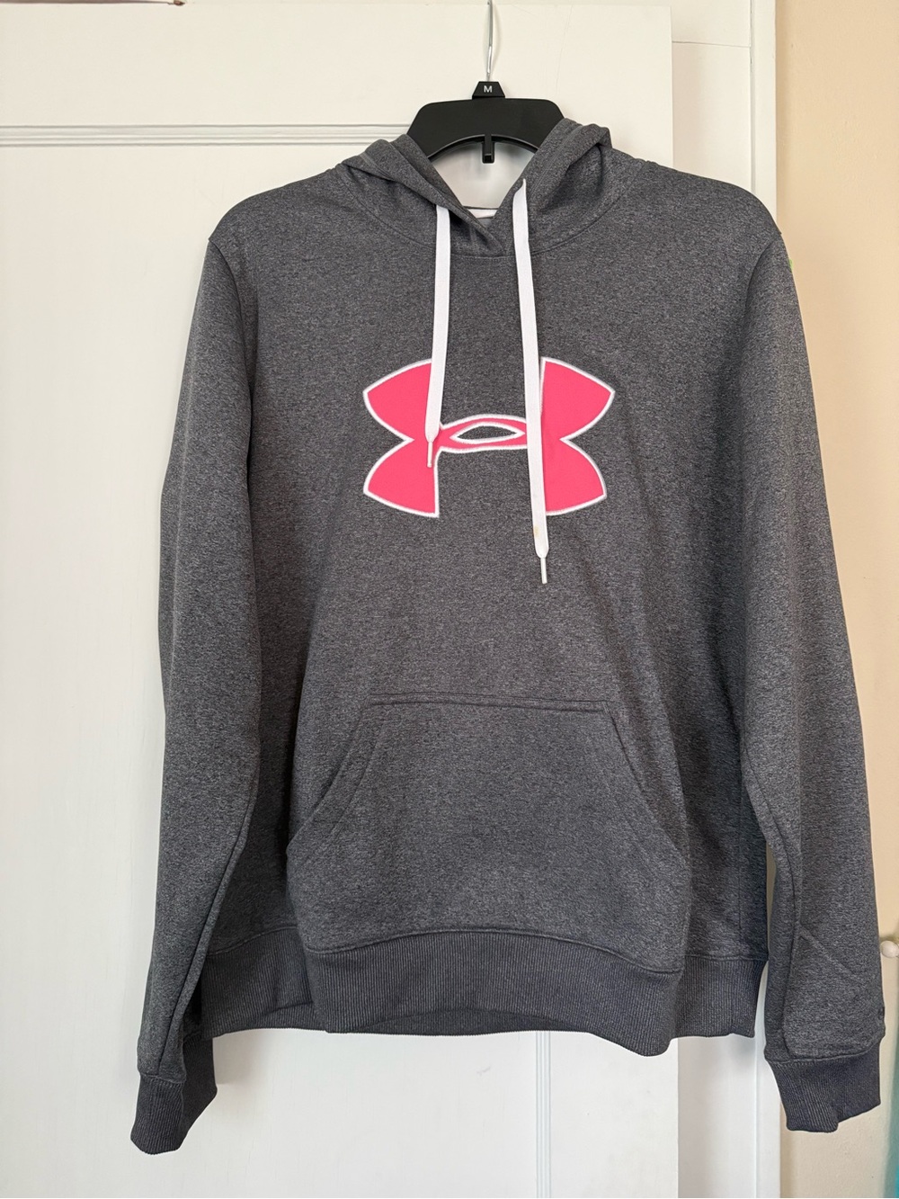 Women’s Under Armour Gray Hoodie with Pink Logo Size Large
